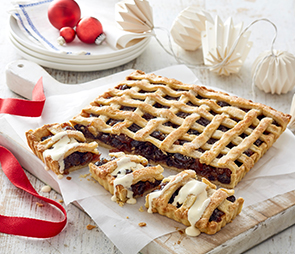Giant Fruit Mince Pie
