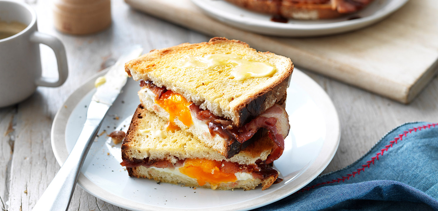 Air Fryer Bacon & Egg Toastie