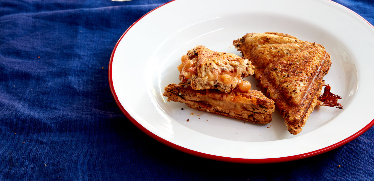 Baked Beans Jaffle with Crunchy Bacon Bits and Spring Onion